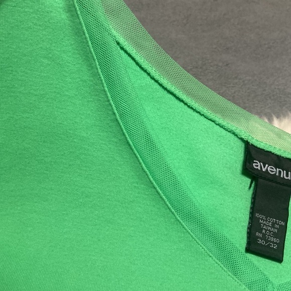 V neck top set of two - Picture 4 of 14